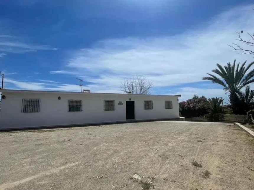 Villa en venta en Torre del Mar