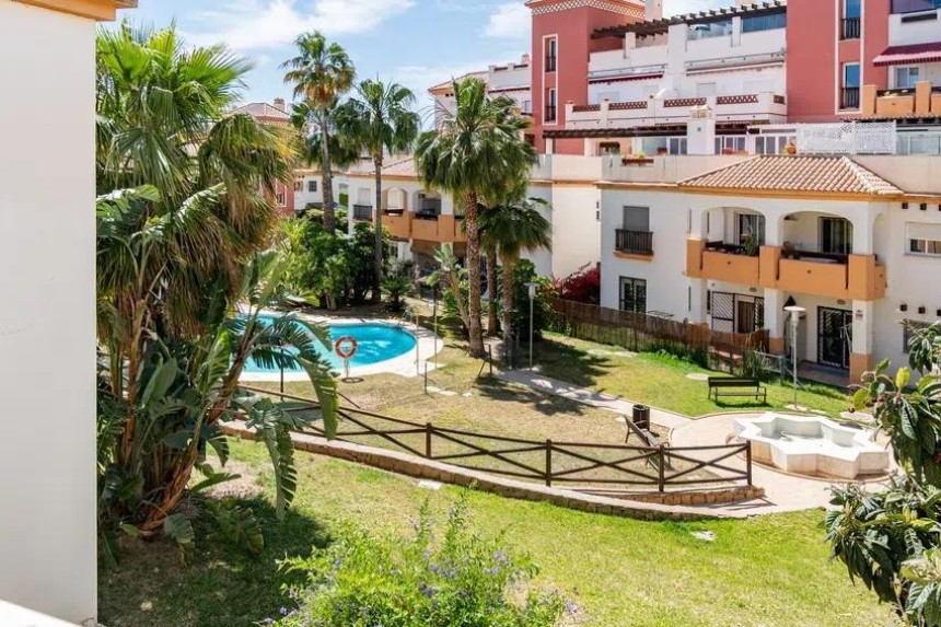 Apartment for sale in Caleta de Vélez