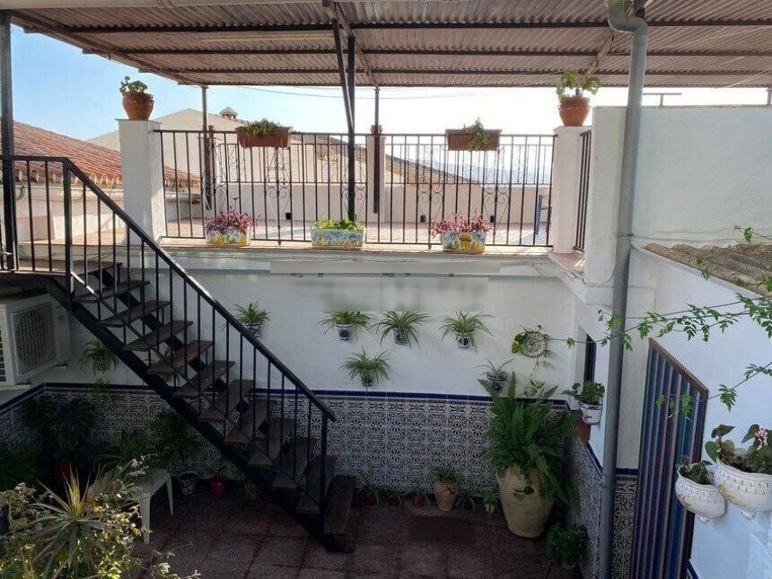 Villa for sale in Vélez-Málaga