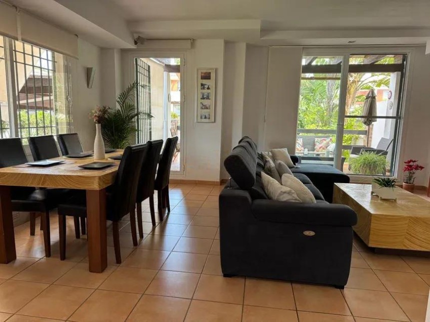 Villa en venta en Churriana (Málaga)